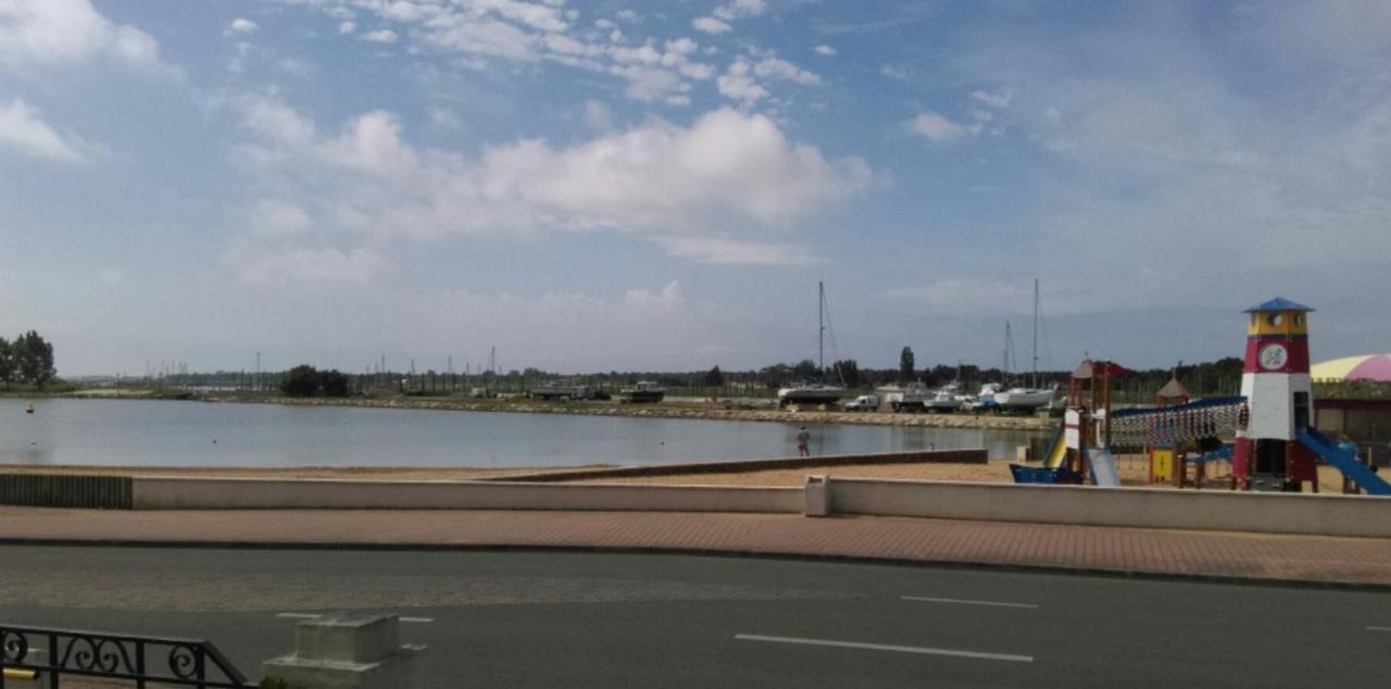 Maison De Vacances Face Plan D'Eau Classee La Faute-sur-Mer Exterior foto